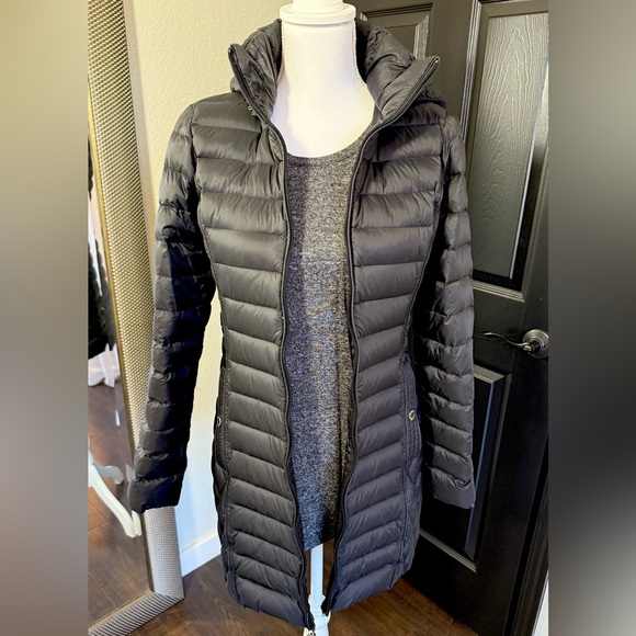 Michael Kors Down Packable Puffer Jacket with Gold Accents - Picture 1 of 11